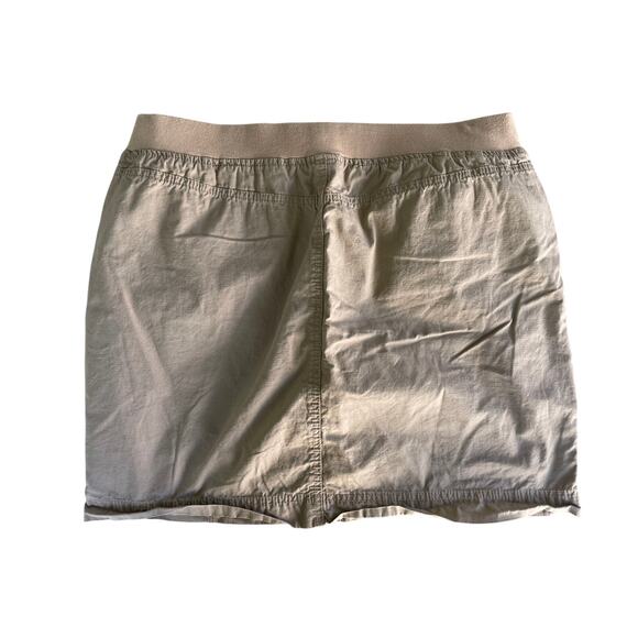 GLORIA VANDERBILT, SIZE 14, KHAKI SKORT - Picture 2 of 4